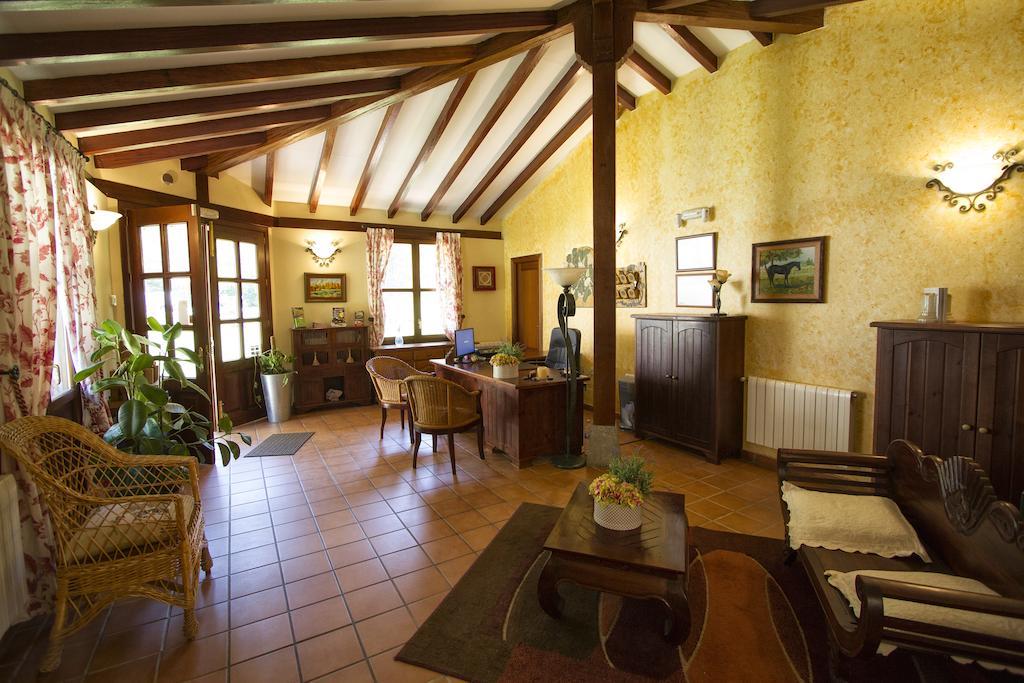 Apartamentos Camin De Pelayo Las Rozas Екстер'єр фото
